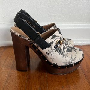 Rare Gucci Floral clogs size 38